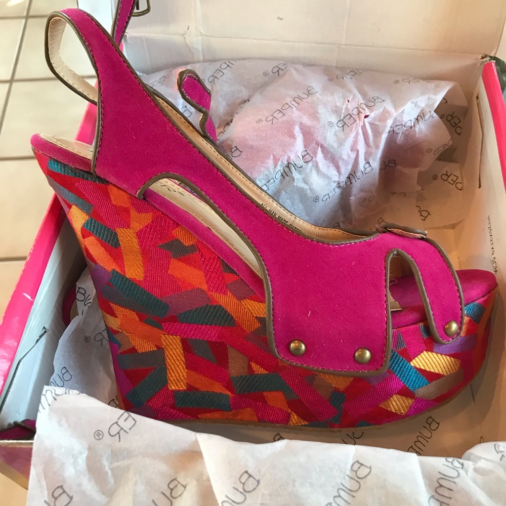 NWT sandals